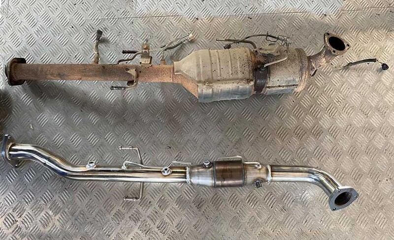 DPP02-toyota-hi-lux-25-30-d4-d-4x4-stainless-steel-dpf-delete-pipe-with-catalytic-converter-(14).jpg