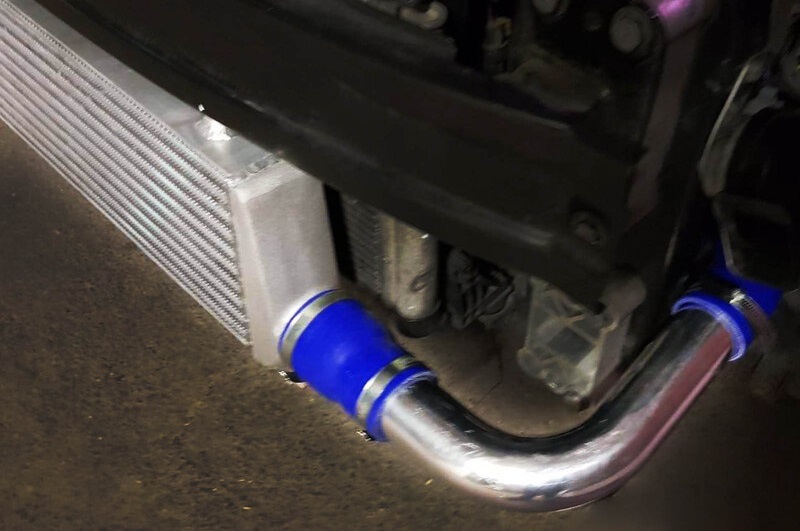 ICKIT-FIAT500-B-fiat-abarth-500-intercooler-kit-with-blue-hoses-(15).jpg